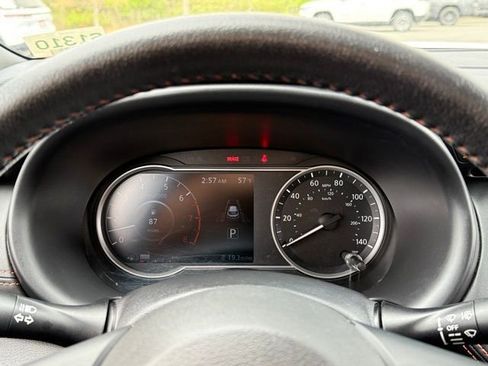 Used 2020 Nissan Kicks SR w/ SR Premium Package image 17