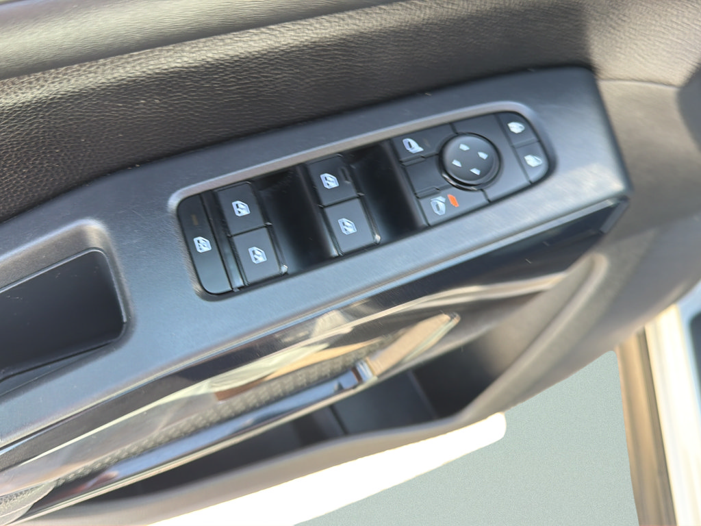 Used 2024 Nissan Pathfinder SV FWD image 20