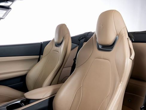 Used 2019 Ferrari Portofino image 21