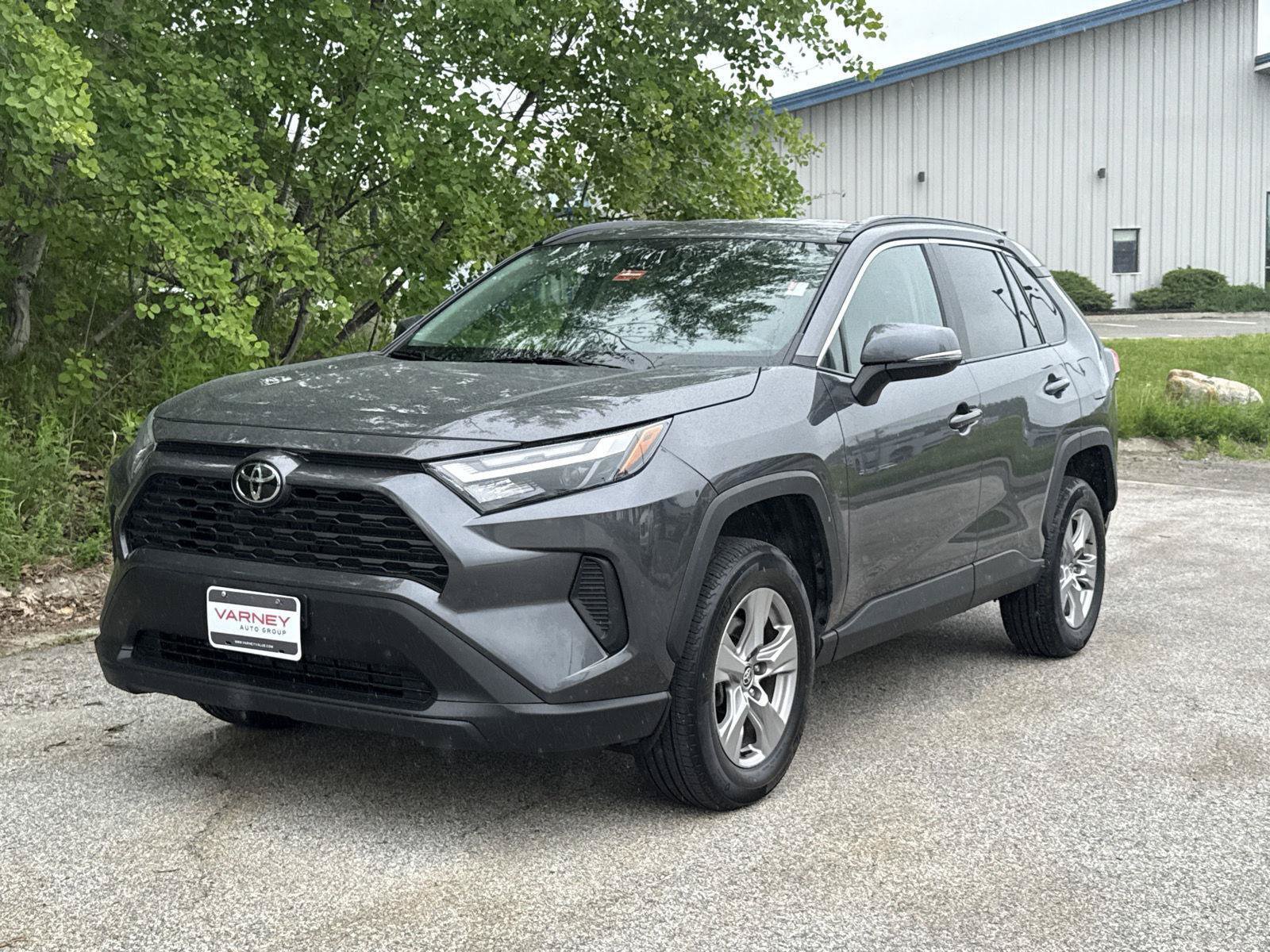 Used 2025 Toyota RAV4 XLE AWD/4WD image 1