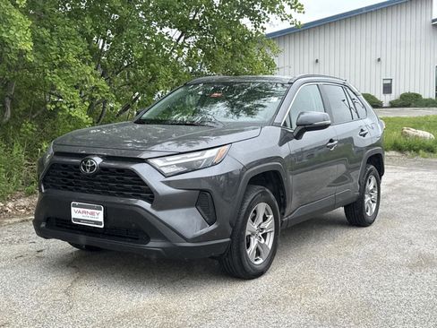 Used 2025 Toyota RAV4 XLE AWD/4WD image 1