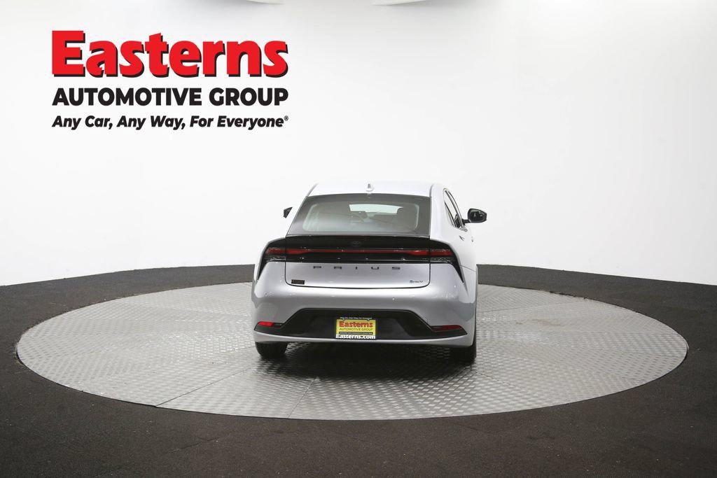 Used 2025 Toyota Prius LE FWD image 38