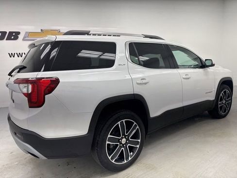 Used 2023 GMC Acadia SLT w/ Preferred Package FWD image 5