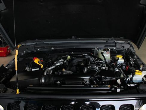 Used 2022 Jeep Wrangler Unlimited Sport AWD/4WD image 13