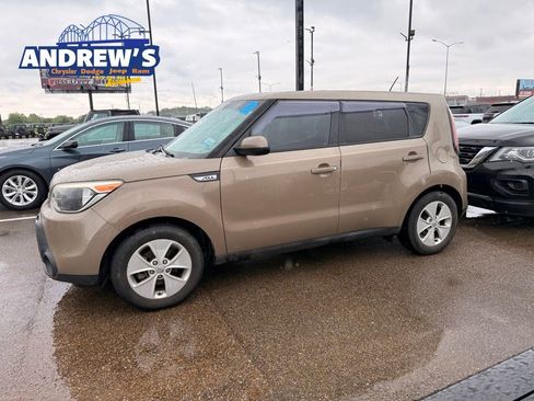 Used 2016 Kia Soul FWD image 1