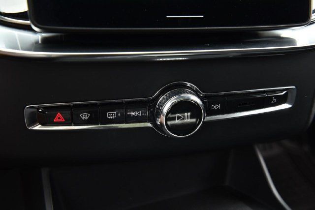 Used 2025 Volvo XC90 B6 Plus AWD/4WD image 15
