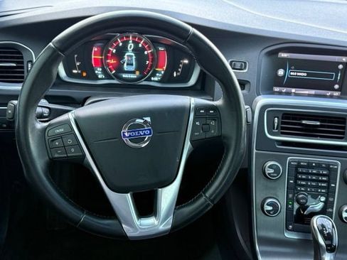 Used 2014 Volvo S60 T5 FWD image 17