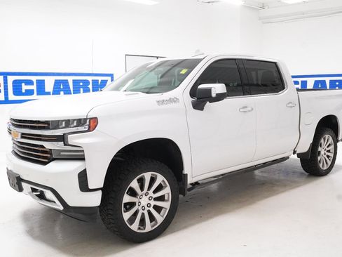 Used 2020 Chevrolet Silverado 1500 High Country w/ Technology Package AWD/4WD image 8