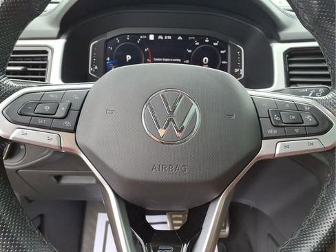 Used 2022 Volkswagen Atlas SEL R-Line image 11