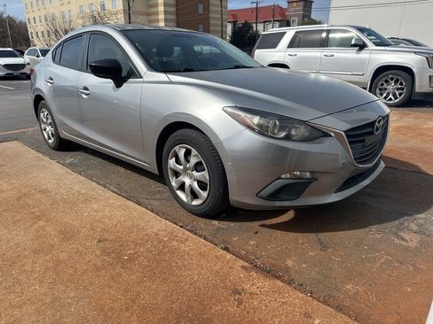 Used 2015 MAZDA MAZDA3 i SV image 2