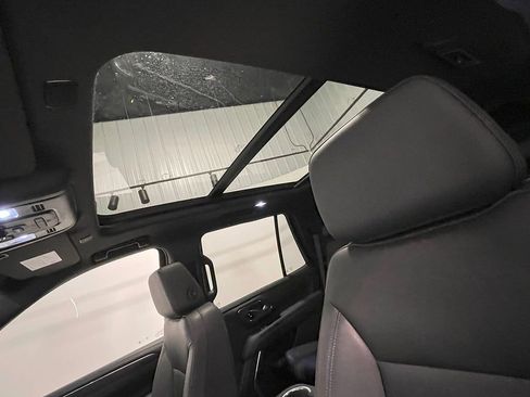 Used 2023 Chevrolet Tahoe Z71 w/ Luxury Package image 22