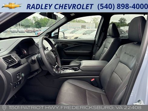 Used 2025 Honda Passport Black Edition image 3