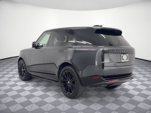 Used 2025 Land Rover Range Rover SE AWD/4WD image 3