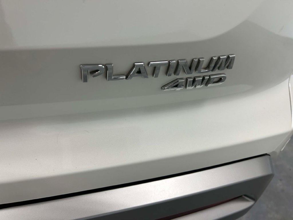 Used 2023 Nissan Pathfinder Platinum w/ Cargo Package AWD/4WD image 10