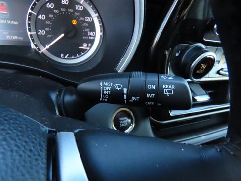 Used 2023 Toyota Highlander XLE image 36