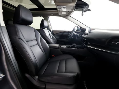 Used 2021 Nissan Rogue SV w/ Premium Package FWD image 10