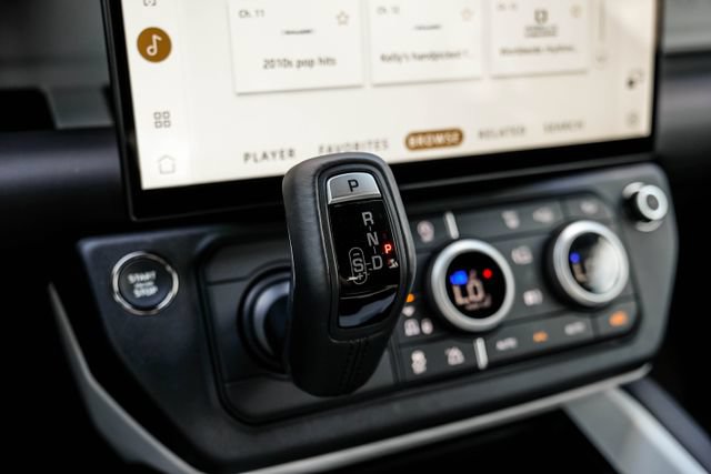 New 2026 Land Rover Defender 110 X-Dynamic SE AWD/4WD image 29