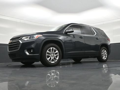 Used 2021 Chevrolet Traverse LT FWD image 25