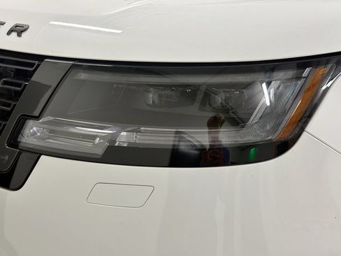Used 2024 Land Rover Range Rover SE AWD/4WD image 32