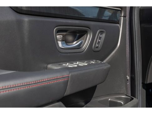 Used 2025 Honda Pilot Black Edition image 21