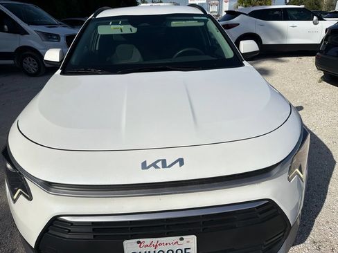 Used 2025 Kia Niro LX FWD image 6