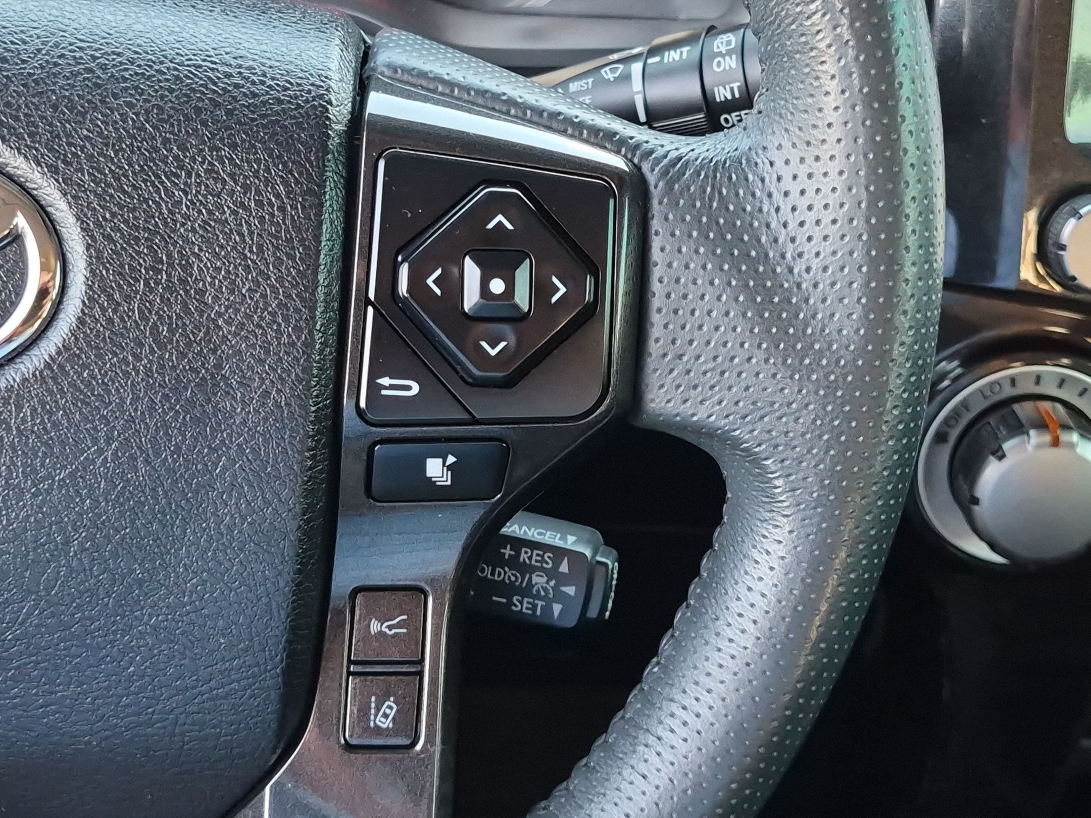 Used 2020 Toyota 4Runner Venture w/ Moonroof Package AWD/4WD image 15