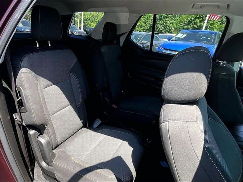 Used 2018 Chevrolet Traverse LT FWD image 20