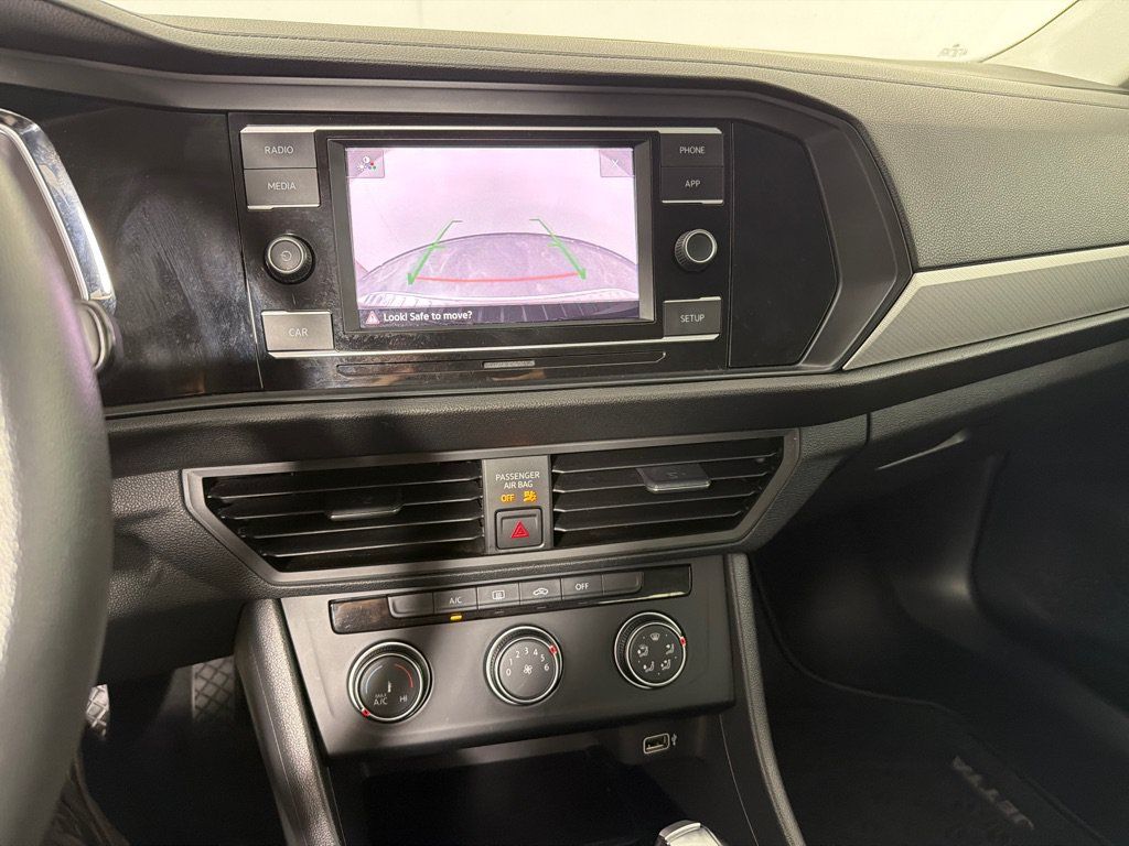 Used 2019 Volkswagen Jetta SE FWD image 16