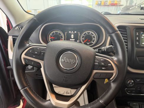 Used 2015 Jeep Cherokee Latitude AWD/4WD image 15