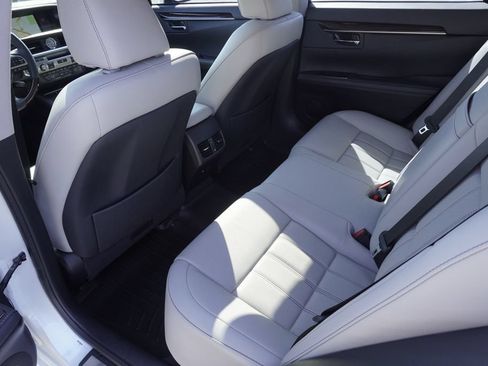 Used 2017 Lexus ES 350 w/ Luxury Package FWD image 29