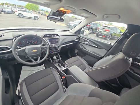 Used 2022 Chevrolet TrailBlazer LS FWD image 24
