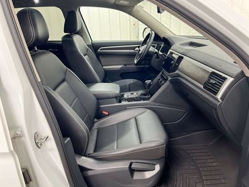Used 2023 Volkswagen Atlas SE w/ Panoramic Sunroof Package FWD image 21