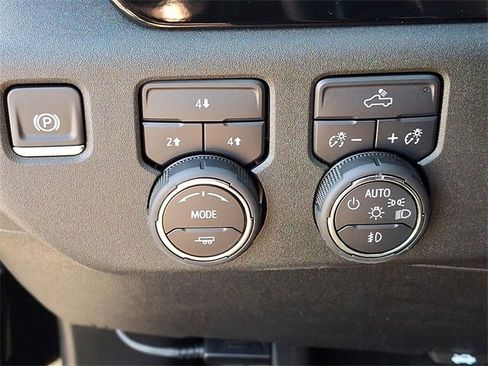 Used 2025 Chevrolet Silverado 2500 LT image 20