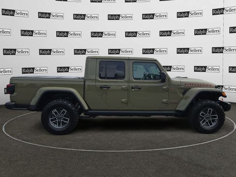 Certified 2025 Jeep Gladiator Mojave AWD/4WD image 7