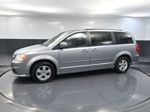 Used 2013 Dodge Grand Caravan SXT FWD image 10