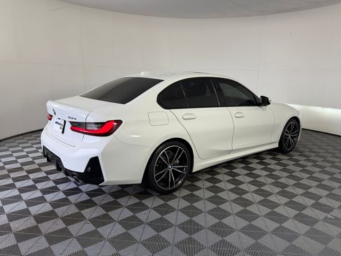 Used 2023 BMW 330i Sedan w/ M Sport Package RWD image 9