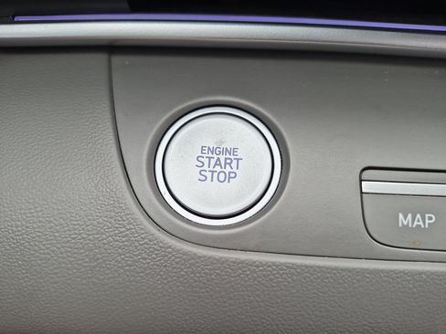 Used 2025 Hyundai Elantra SEL FWD image 27