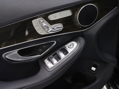 Used 2018 Mercedes-Benz C 300 C 300 image 22