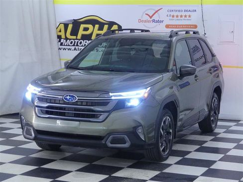 Used 2025 Subaru Forester Limited AWD/4WD image 3