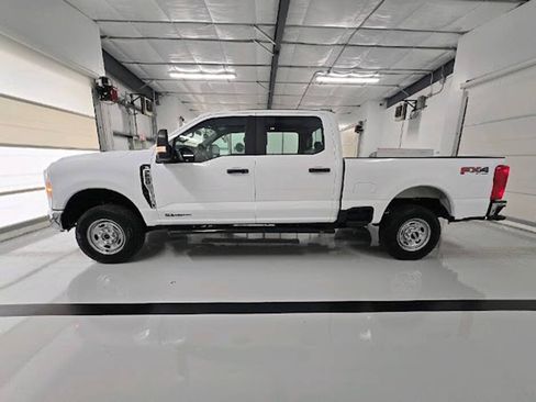 Used 2023 Ford F250 XL w/ FX4 Off-Road Package AWD/4WD image 4