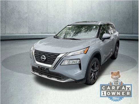 Used 2023 Nissan Rogue SL w/ SL Premium Package image 3