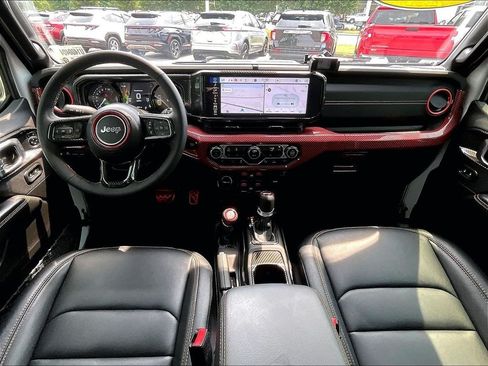 Used 2024 Jeep Wrangler Unlimited Sahara w/ Technology Group AWD/4WD image 21