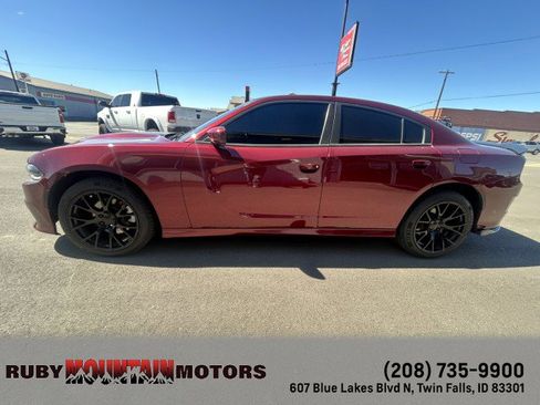 Used 2018 Dodge Charger R/T image 16