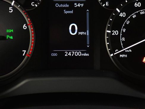 Used 2023 Lexus GX 460 Premium w/ Premium Package image 21