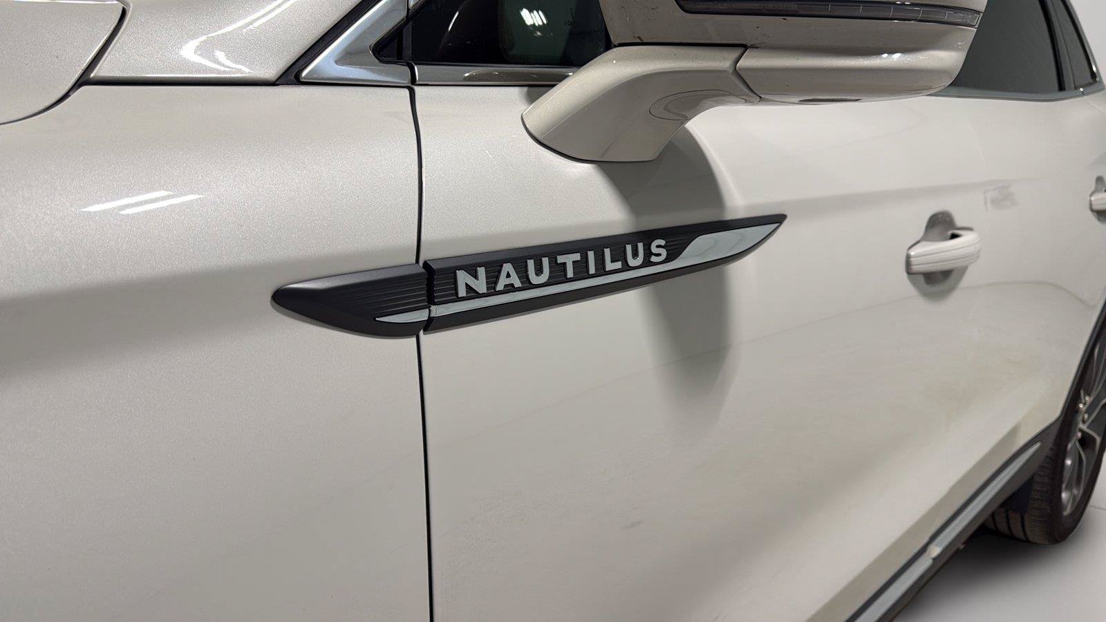 Used 2023 Lincoln Nautilus Reserve w/ Luxury Package AWD/4WD image 32