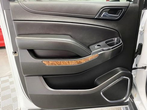 Used 2019 Chevrolet Suburban Premier image 13