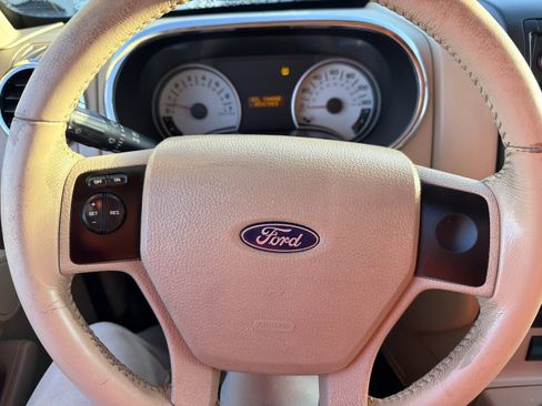 Used 2007 Ford Explorer Sport Trac Limited image 17