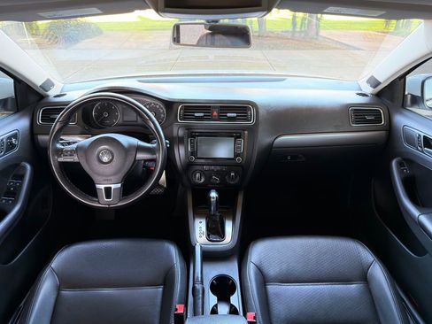 Used 2013 Volkswagen Jetta TDI FWD image 30