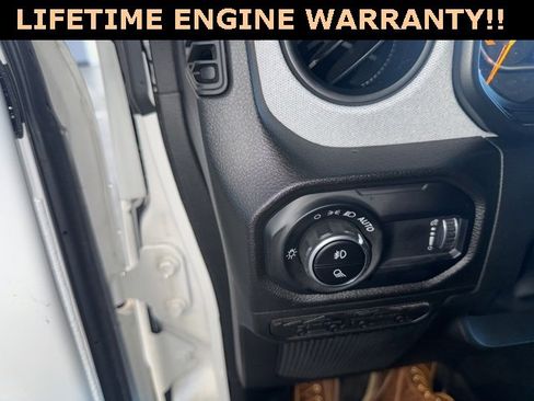 Used 2024 Jeep Gladiator Willys image 22