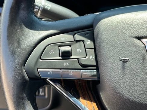 Used 2024 Cadillac Escalade ESV Luxury RWD image 15